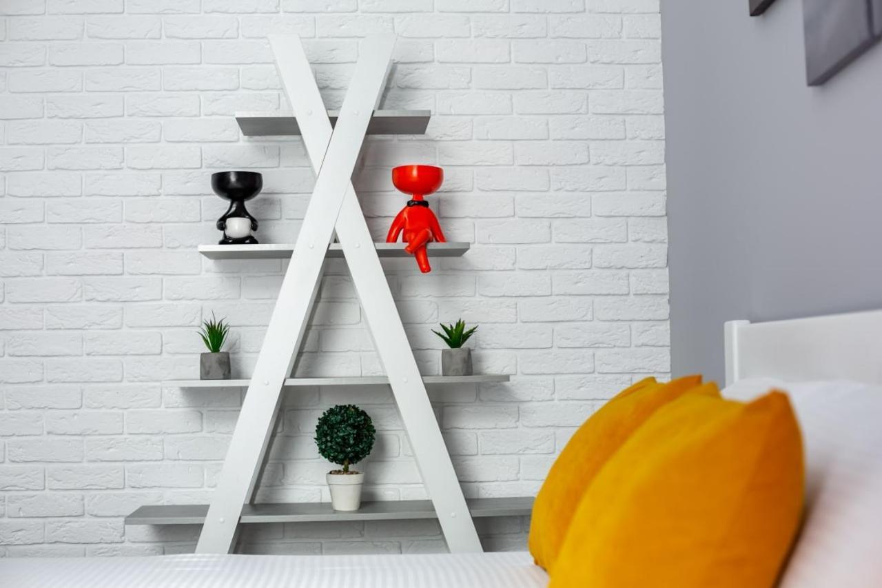 Stylish Apartment In The Center Львів Екстер'єр фото