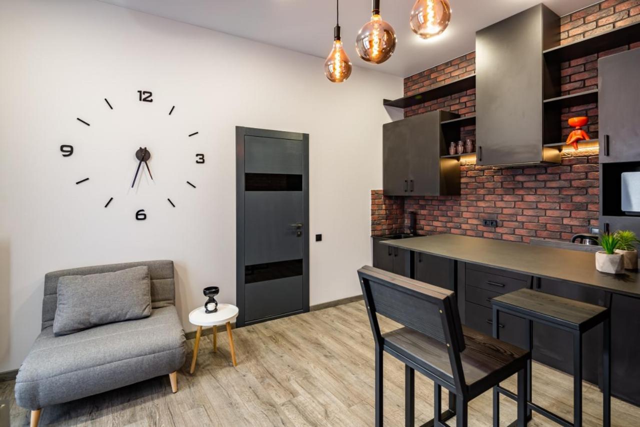 Stylish Apartment In The Center Львів Екстер'єр фото