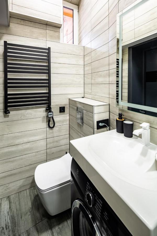 Stylish Apartment In The Center Львів Екстер'єр фото