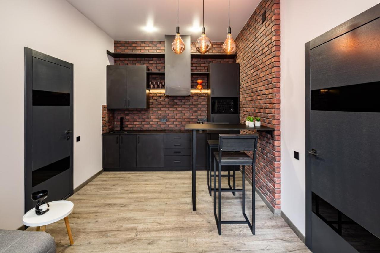 Stylish Apartment In The Center Львів Екстер'єр фото